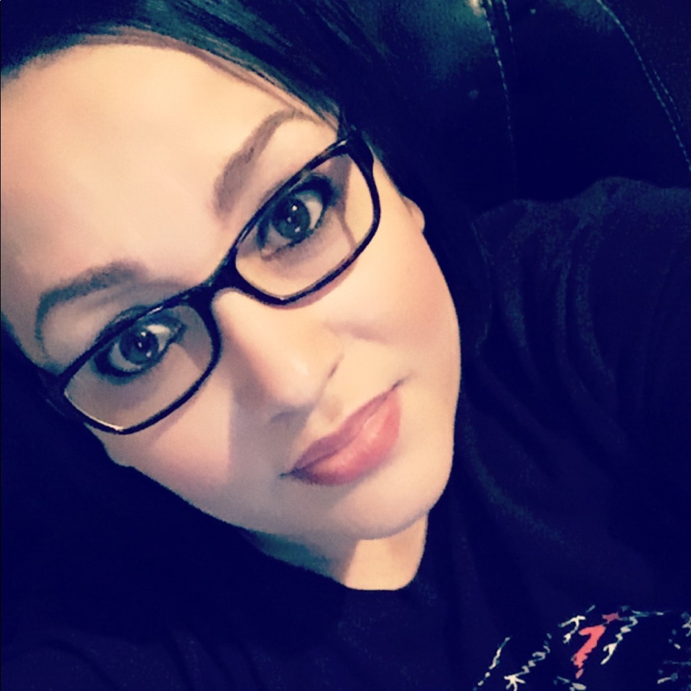 Meet your Posher, Elida